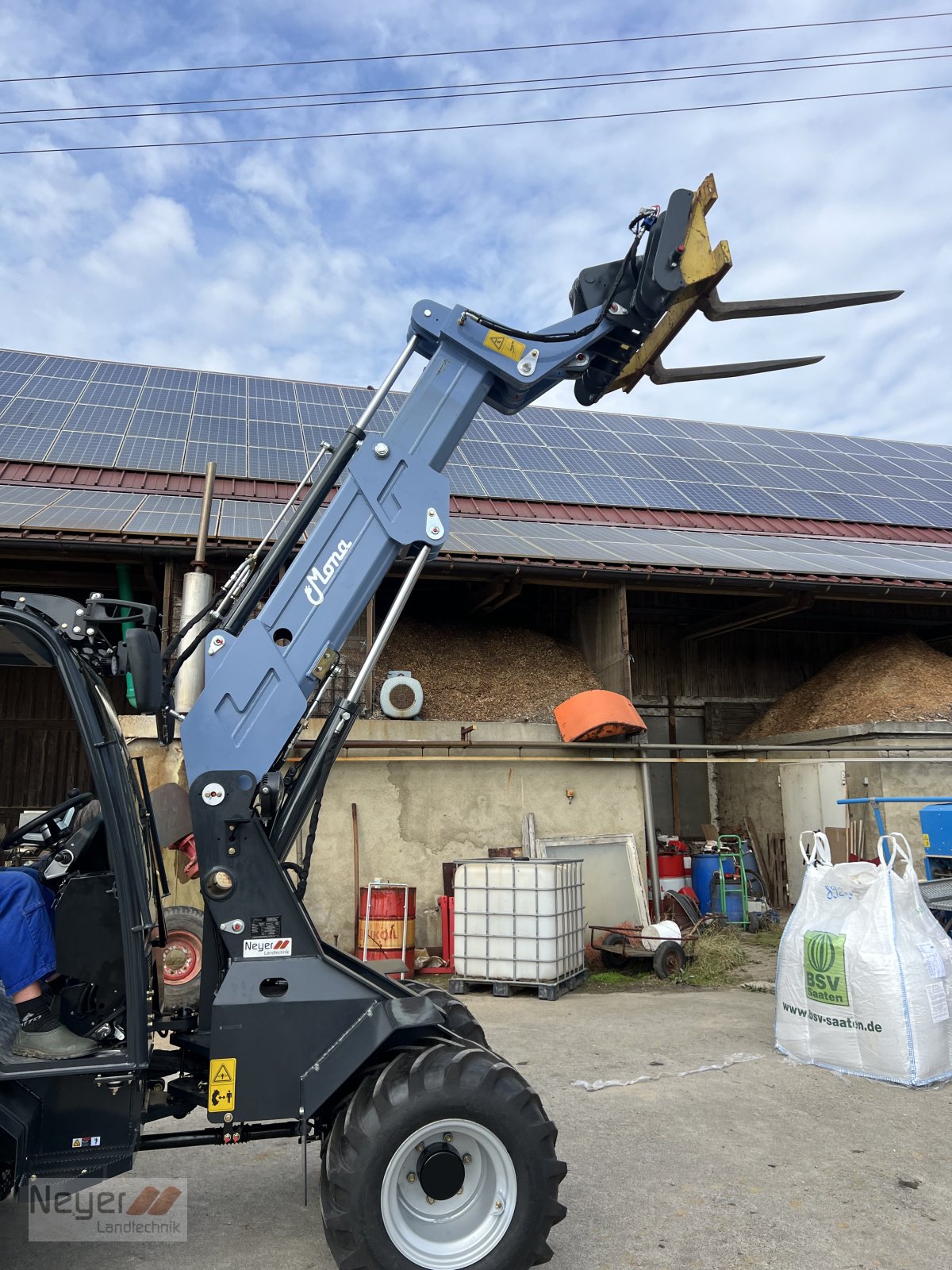 Teleradlader des Typs MONA Solara+, Neumaschine in Bad Waldsee Mennisweiler (Bild 8)