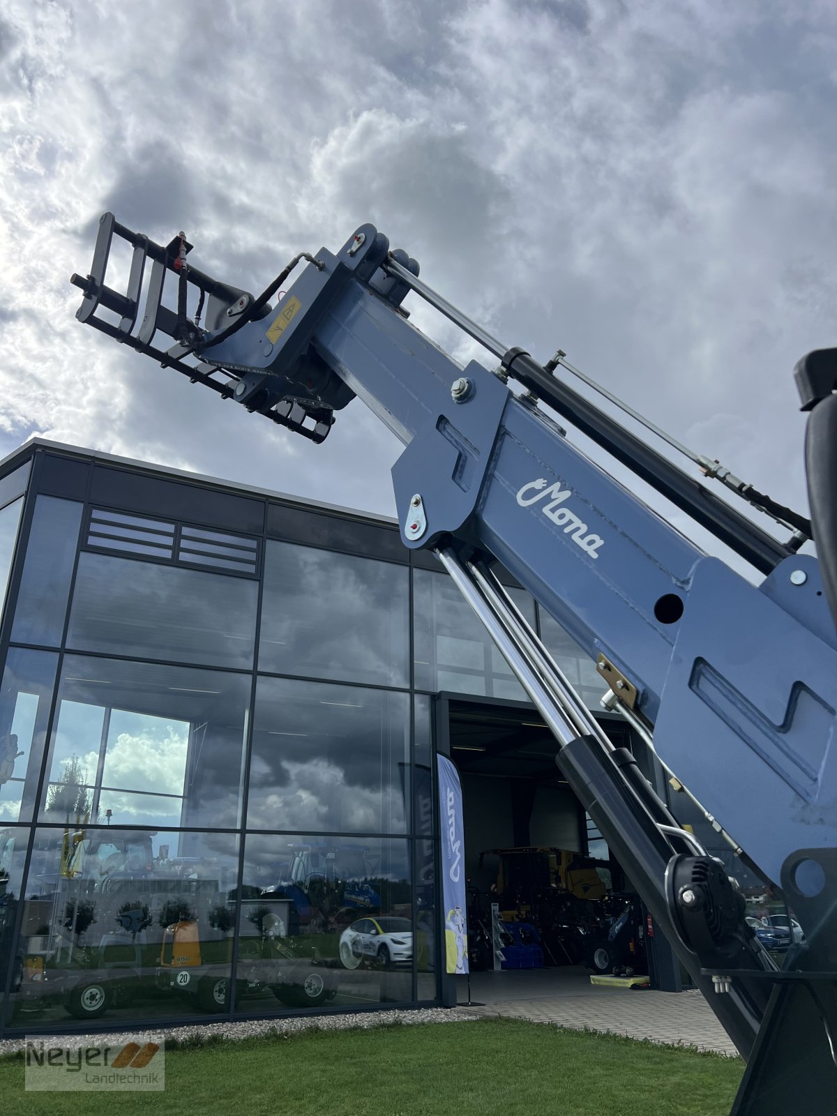 Teleradlader des Typs MONA Solara+, Neumaschine in Bad Waldsee Mennisweiler (Bild 15)