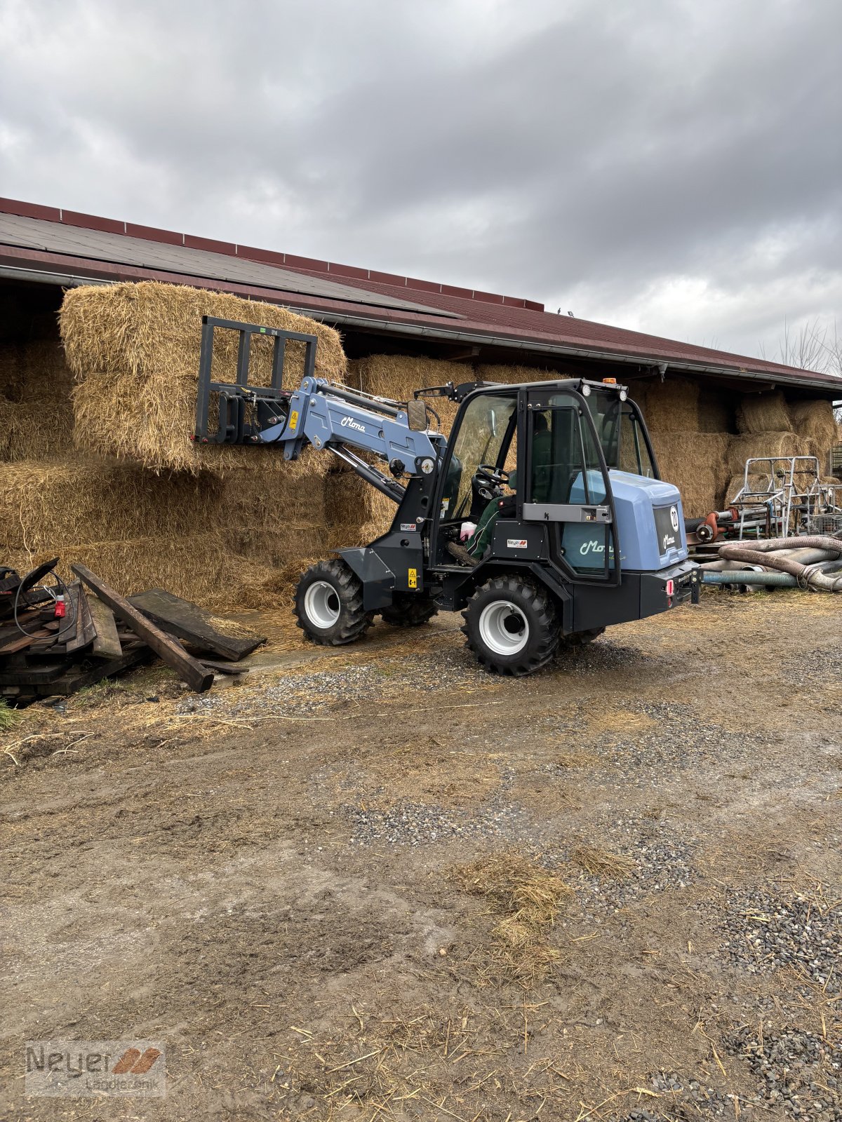 Teleradlader des Typs MONA Solara+, Neumaschine in Bad Waldsee Mennisweiler (Bild 2)