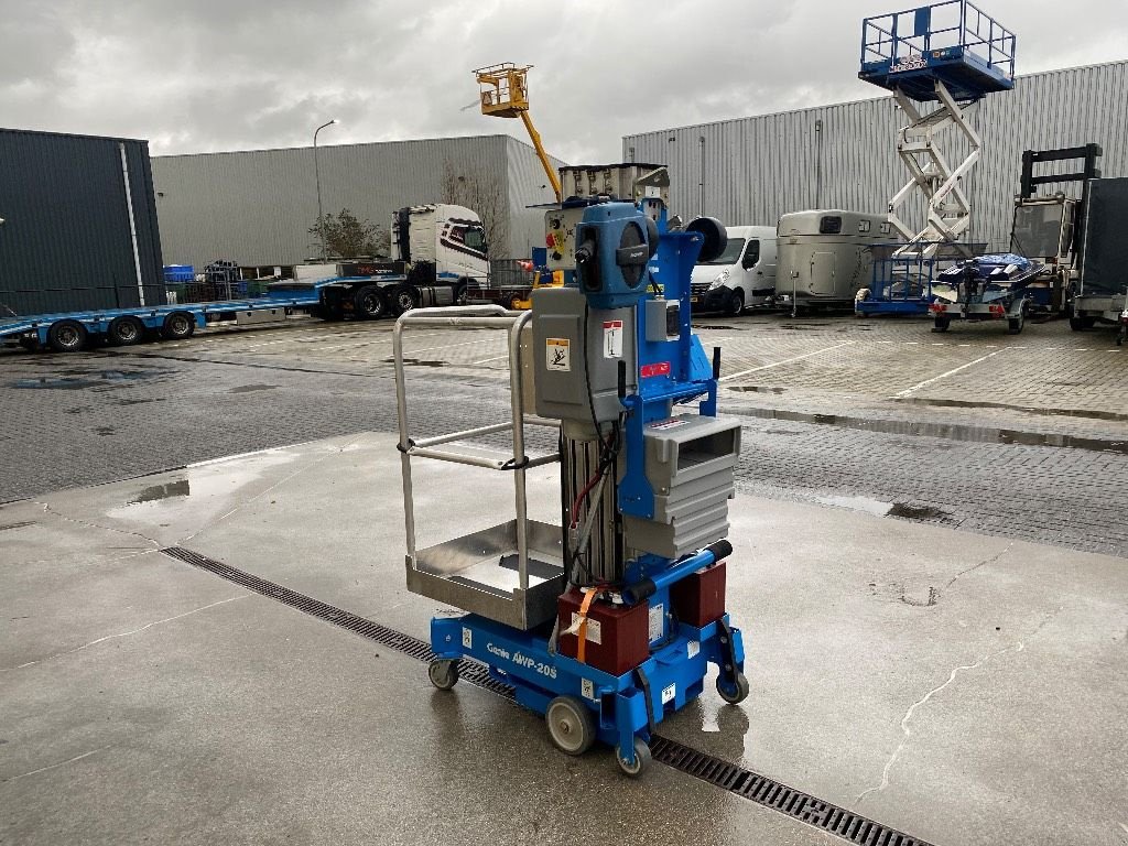 Teleskoparbeitsbühne Türe ait Genie AWP 20 S, Hoogwerker, 8 meter, Gebrauchtmaschine içinde Heijen (resim 4)