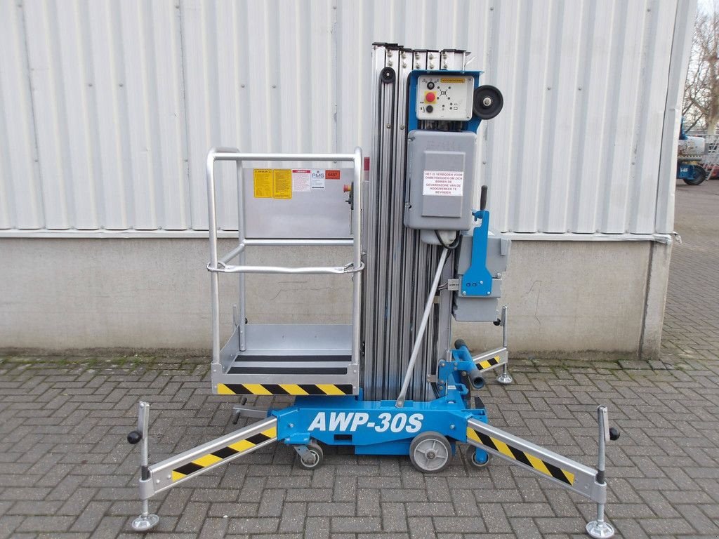 Teleskoparbeitsbühne des Typs Genie AWP-30S, Gebrauchtmaschine in Antwerpen (Bild 5)