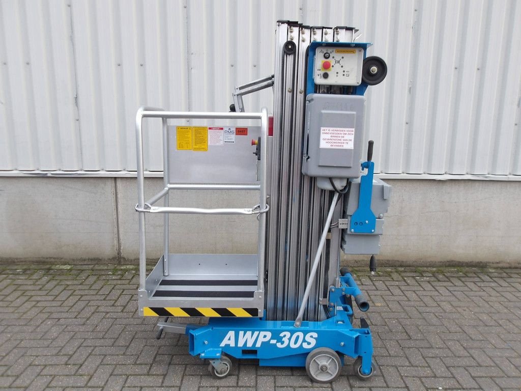 Teleskoparbeitsbühne des Typs Genie AWP-30S, Gebrauchtmaschine in Antwerpen (Bild 1)