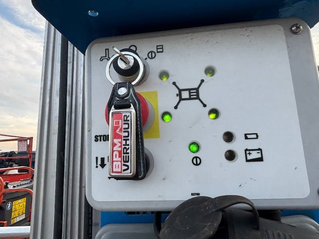 Teleskoparbeitsbühne tipa Genie AWP40S masthoogwerker 14 m hoogwerker, Gebrauchtmaschine u Hooge mierde (Slika 9)