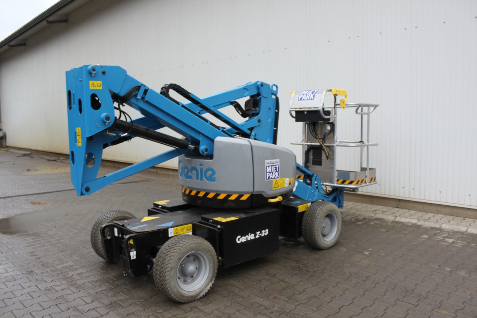 Teleskoparbeitsbühne des Typs Genie Gelenkteleskopbühne, Gebrauchtmaschine in Nittenau (Bild 2)