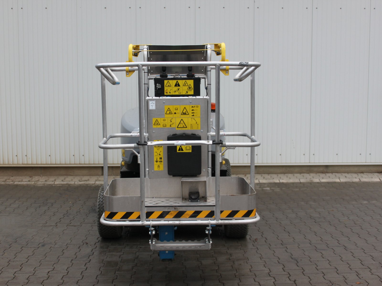 Teleskoparbeitsbühne des Typs Genie Gelenkteleskopbühne, Gebrauchtmaschine in Nittenau (Bild 3)