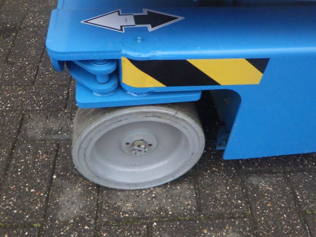 Teleskoparbeitsbühne типа Genie GR-15, Gebrauchtmaschine в Antwerpen (Фотография 8)