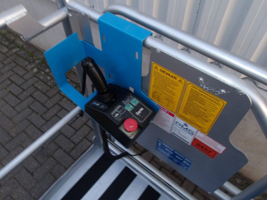 Teleskoparbeitsbühne del tipo Genie GR-15, Gebrauchtmaschine In Antwerpen (Immagine 4)