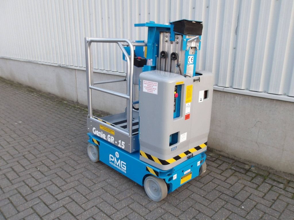 Teleskoparbeitsbühne del tipo Genie GR-15, Gebrauchtmaschine In Antwerpen (Immagine 2)