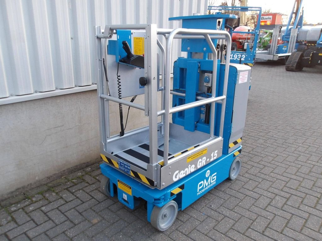 Teleskoparbeitsbühne del tipo Genie GR-15, Gebrauchtmaschine In Antwerpen (Immagine 3)