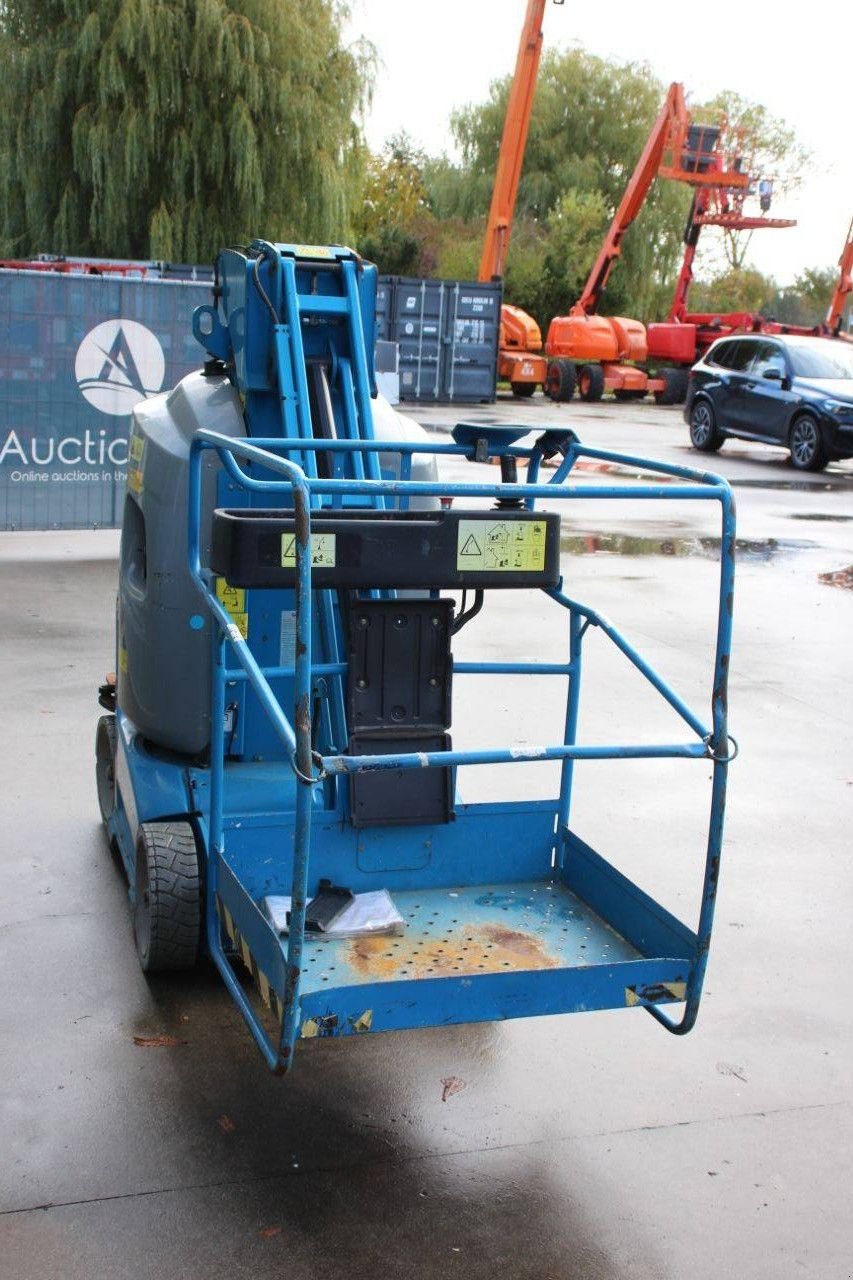 Teleskoparbeitsbühne del tipo Genie GR-26J, Gebrauchtmaschine en Antwerpen (Imagen 7)