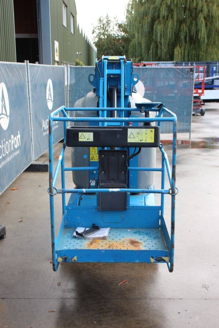 Teleskoparbeitsbühne del tipo Genie GR-26J, Gebrauchtmaschine en Antwerpen (Imagen 8)