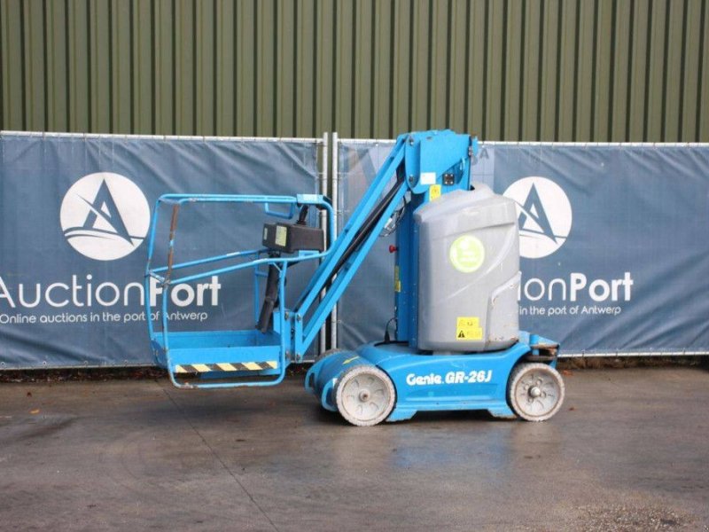 Teleskoparbeitsbühne of the type Genie GR-26J, Gebrauchtmaschine in Antwerpen (Picture 1)