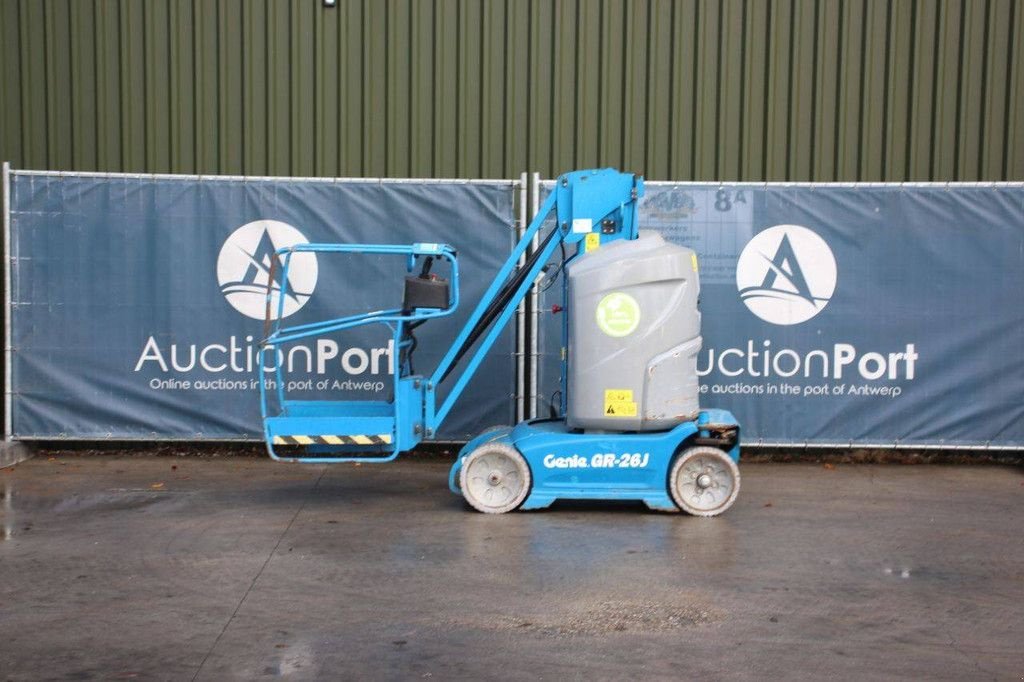 Teleskoparbeitsbühne del tipo Genie GR-26J, Gebrauchtmaschine en Antwerpen (Imagen 2)