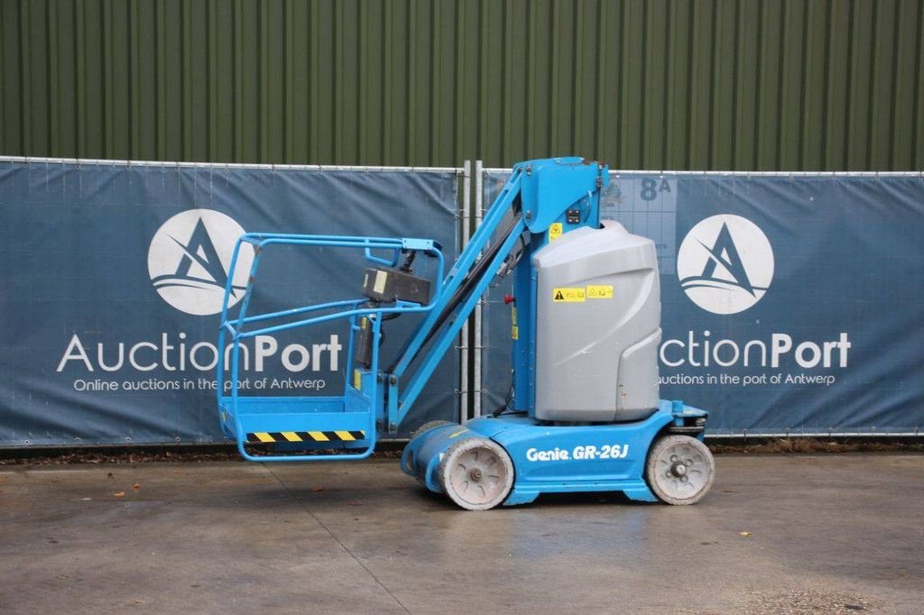 Teleskoparbeitsbühne des Typs Genie GR-26J, Gebrauchtmaschine in Antwerpen (Bild 1)