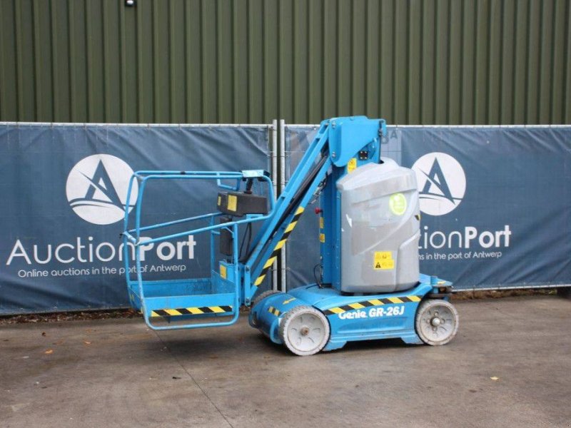 Teleskoparbeitsbühne Türe ait Genie GR-26J, Gebrauchtmaschine içinde Antwerpen (resim 1)