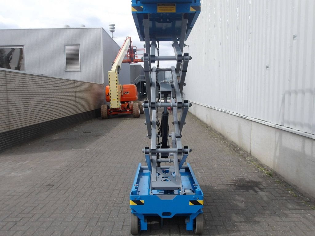Teleskoparbeitsbühne du type Genie GS-1330M, Gebrauchtmaschine en Antwerpen (Photo 8)