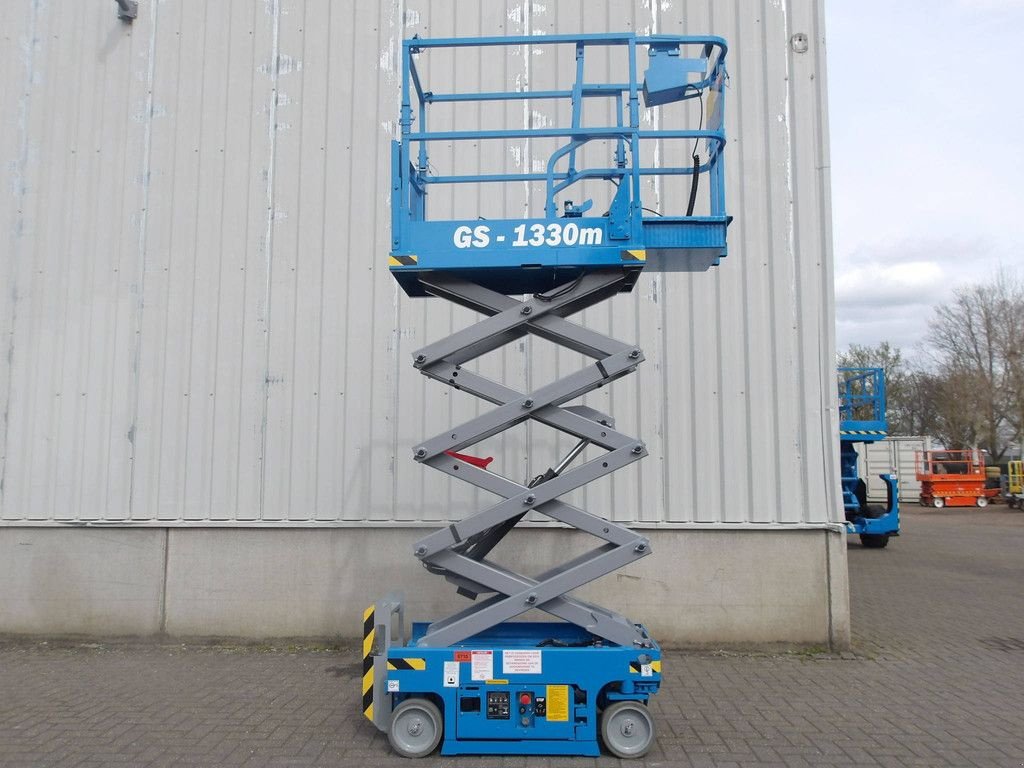 Teleskoparbeitsbühne du type Genie GS-1330M, Gebrauchtmaschine en Antwerpen (Photo 10)
