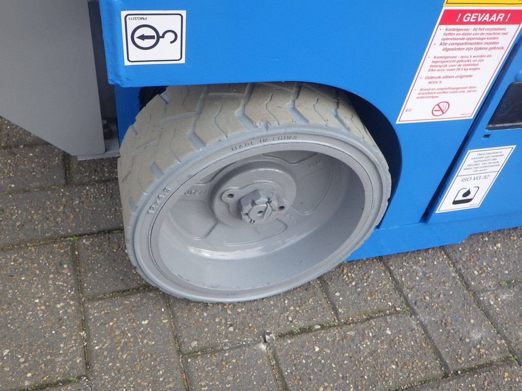 Teleskoparbeitsbühne типа Genie GS-1532, Gebrauchtmaschine в Antwerpen (Фотография 7)