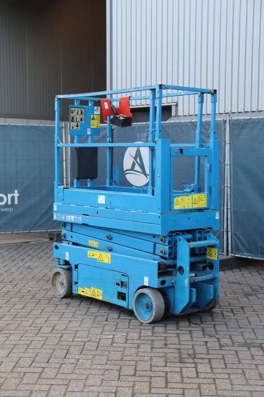 Teleskoparbeitsbühne типа Genie GS-1532, Gebrauchtmaschine в Antwerpen (Фотография 4)