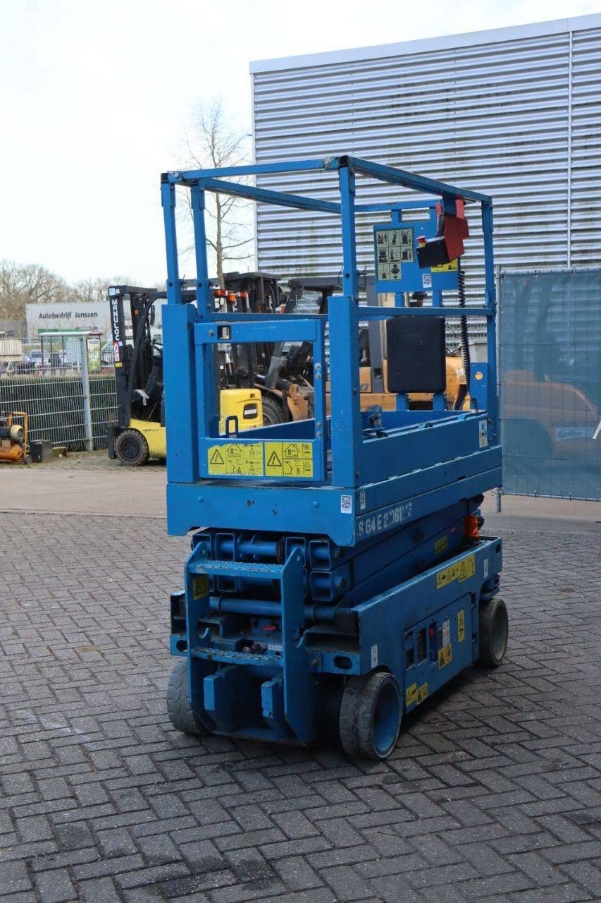 Teleskoparbeitsbühne типа Genie GS-1532, Gebrauchtmaschine в Antwerpen (Фотография 7)