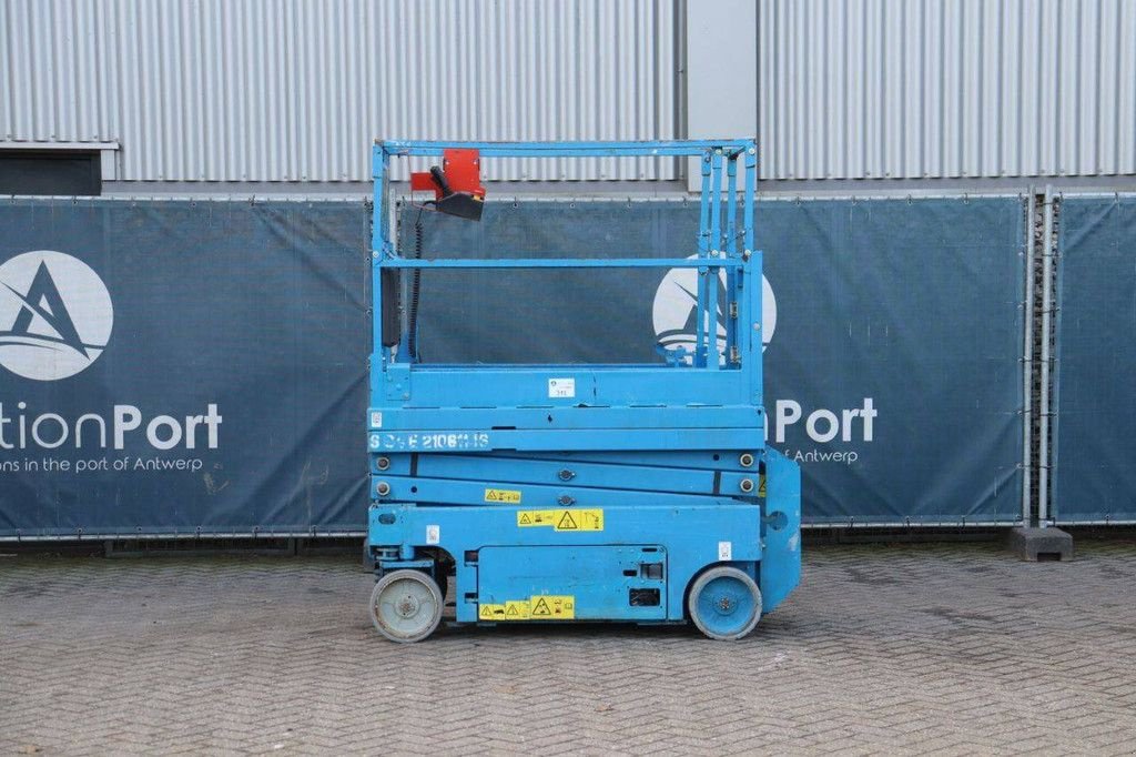 Teleskoparbeitsbühne типа Genie GS-1532, Gebrauchtmaschine в Antwerpen (Фотография 2)