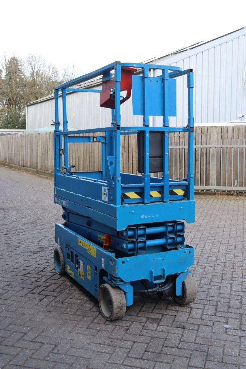 Teleskoparbeitsbühne типа Genie GS-1532, Gebrauchtmaschine в Antwerpen (Фотография 8)