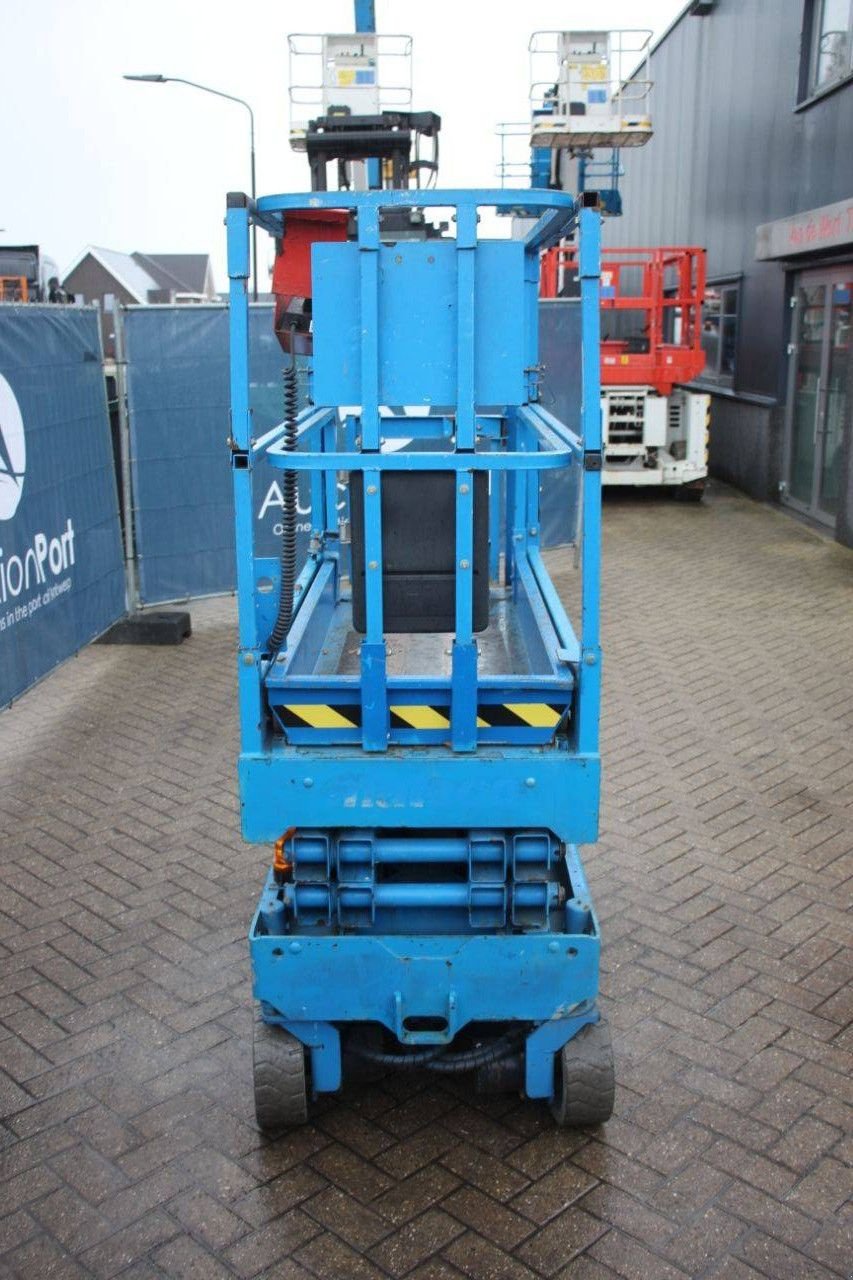 Teleskoparbeitsbühne del tipo Genie GS-1532, Gebrauchtmaschine en Antwerpen (Imagen 8)