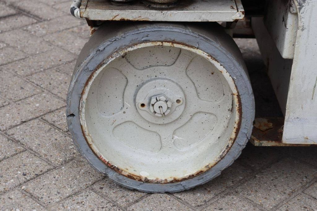 Teleskoparbeitsbühne от тип Genie GS-2032, Gebrauchtmaschine в Antwerpen (Снимка 11)