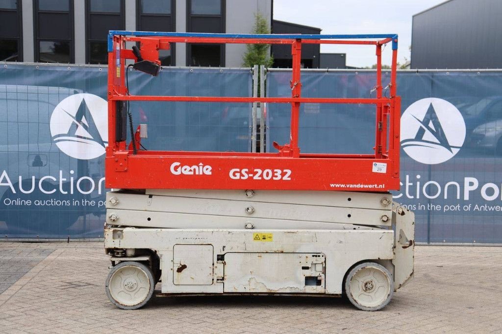 Teleskoparbeitsbühne от тип Genie GS-2032, Gebrauchtmaschine в Antwerpen (Снимка 2)