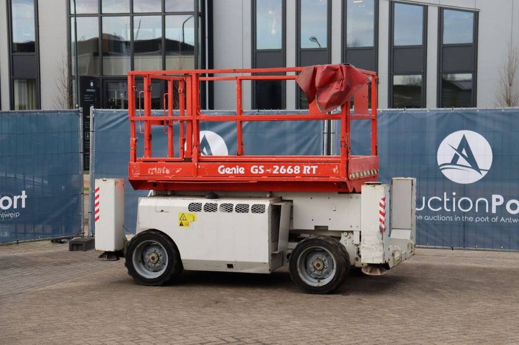 Teleskoparbeitsbühne del tipo Genie GS-2668 RT, Gebrauchtmaschine en Antwerpen (Imagen 3)