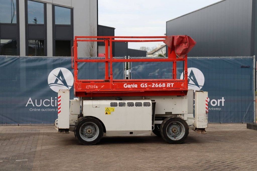 Teleskoparbeitsbühne del tipo Genie GS-2668 RT, Gebrauchtmaschine en Antwerpen (Imagen 1)