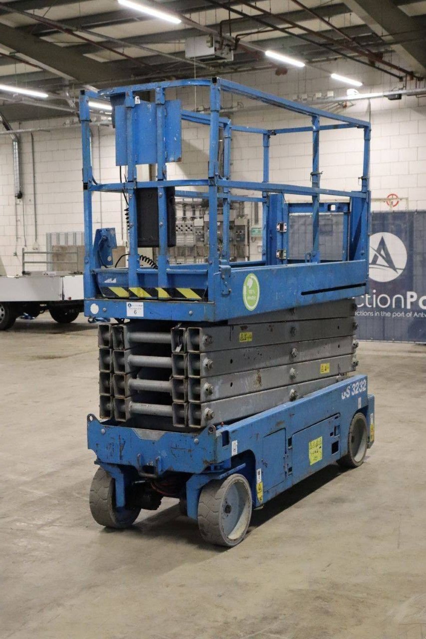 Teleskoparbeitsbühne typu Genie GS-3232, Gebrauchtmaschine v Antwerpen (Obrázek 7)