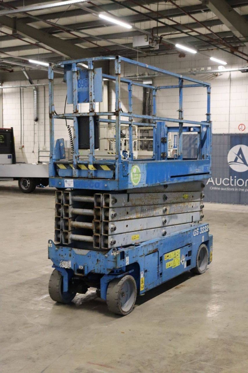 Teleskoparbeitsbühne des Typs Genie GS-3232, Gebrauchtmaschine in Antwerpen (Bild 8)