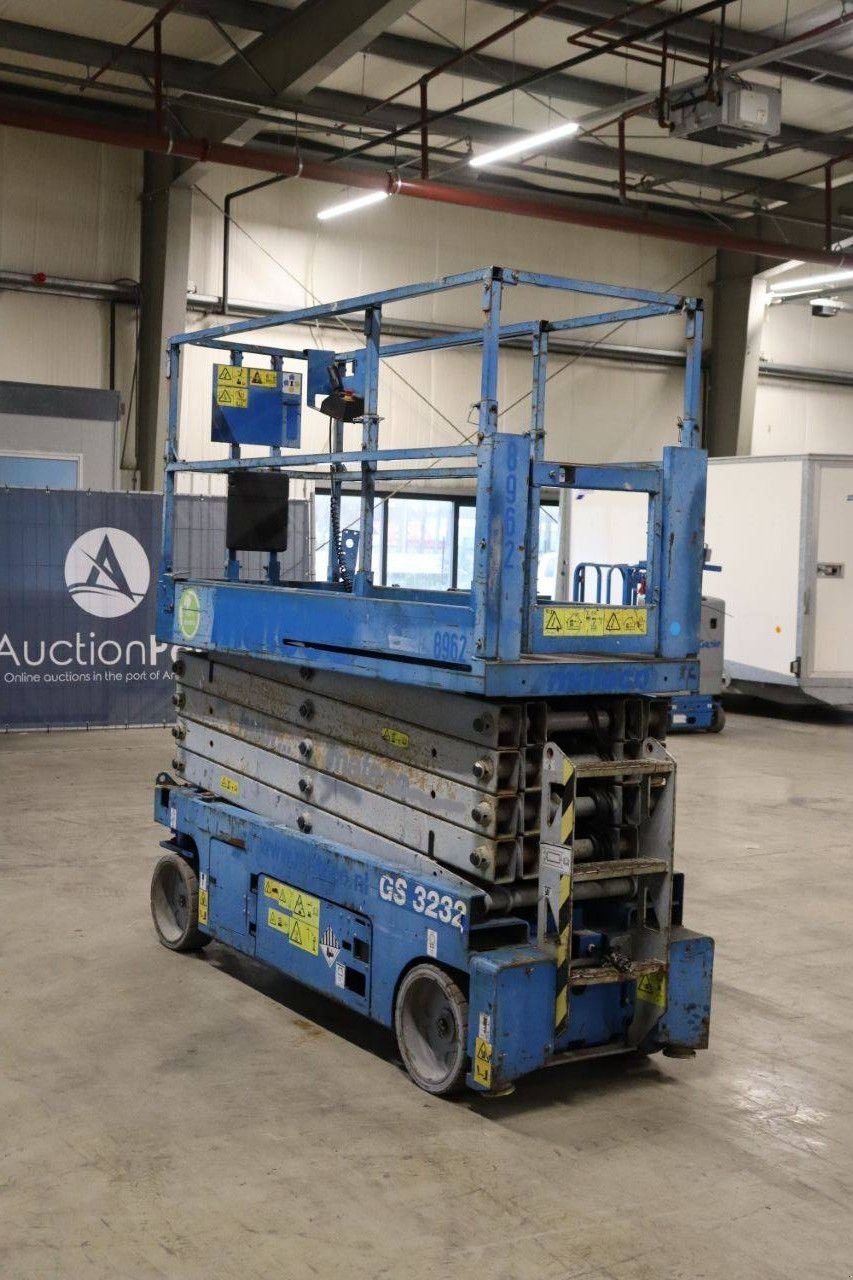 Teleskoparbeitsbühne des Typs Genie GS-3232, Gebrauchtmaschine in Antwerpen (Bild 9)