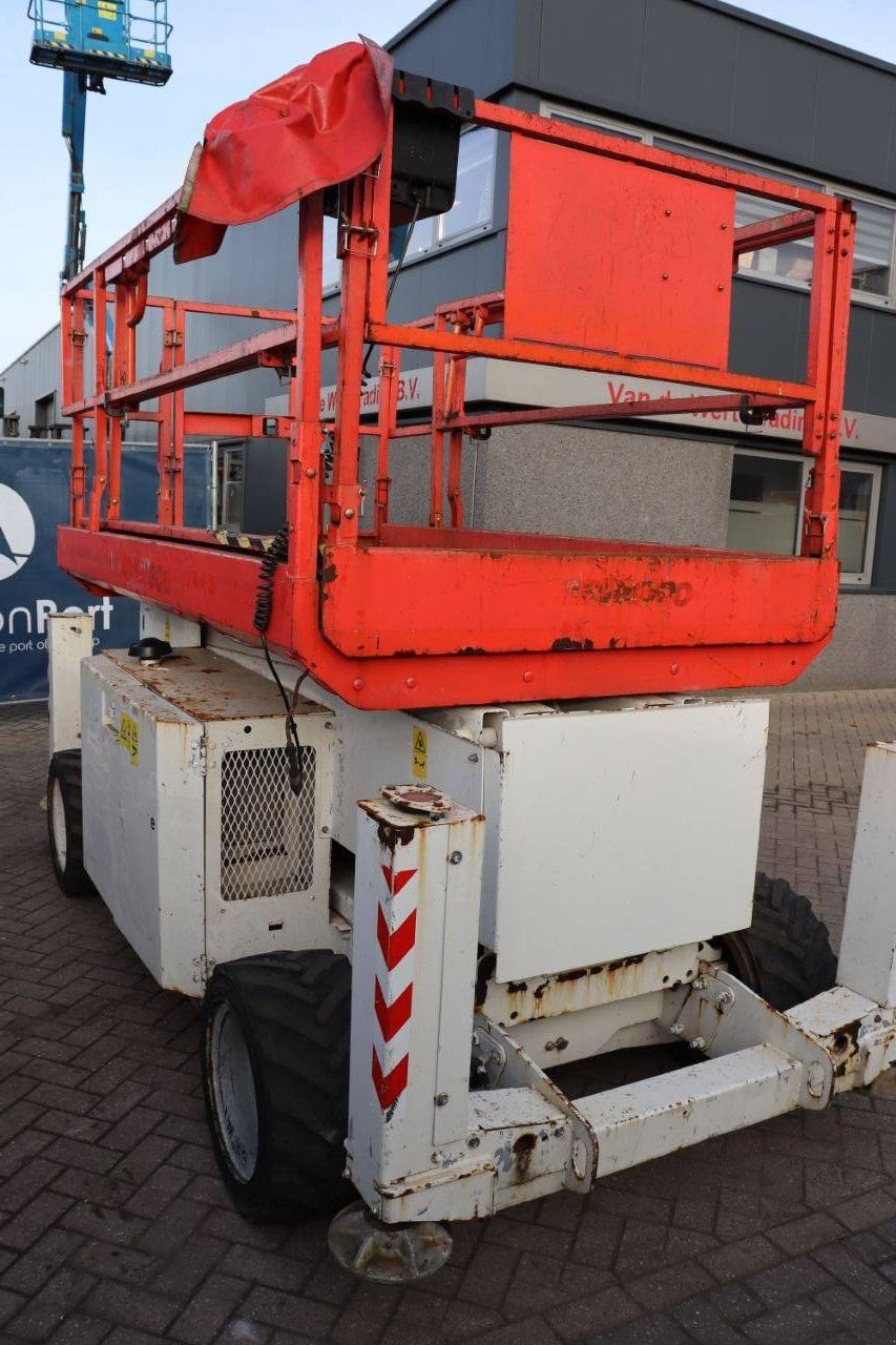 Teleskoparbeitsbühne del tipo Genie GS-3369 RT, Gebrauchtmaschine en Antwerpen (Imagen 9)