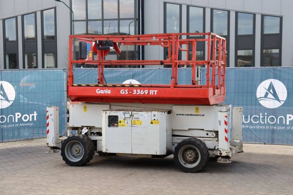 Teleskoparbeitsbühne del tipo Genie GS-3369 RT, Gebrauchtmaschine en Antwerpen (Imagen 3)