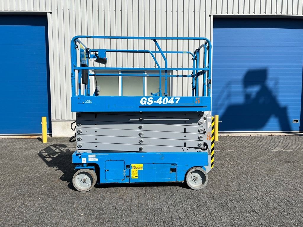 Teleskoparbeitsbühne des Typs Genie GS 4047, Schaar hoogwerker, 14 meter, Gebrauchtmaschine in Heijen (Bild 1)