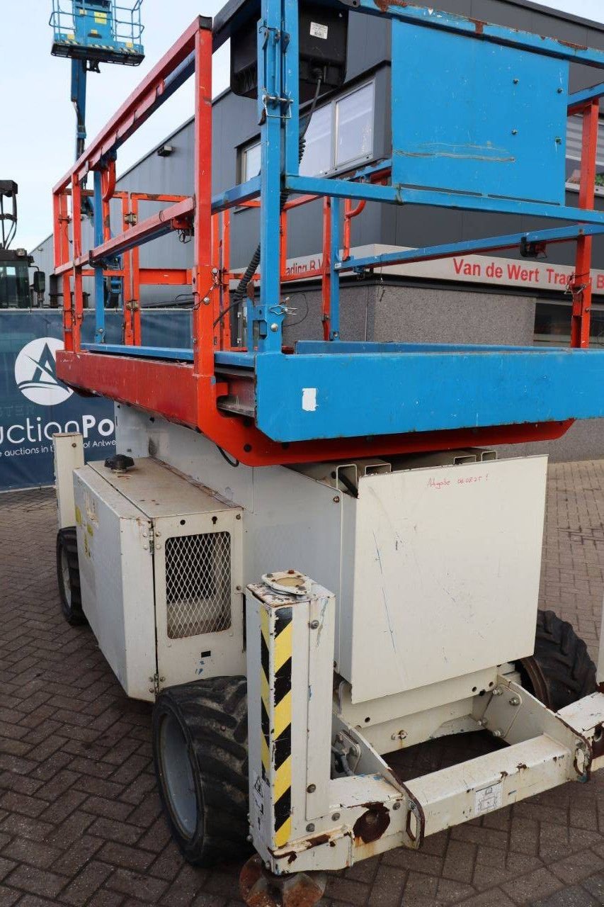 Teleskoparbeitsbühne Türe ait Genie GS-4069 RT, Gebrauchtmaschine içinde Antwerpen (resim 9)