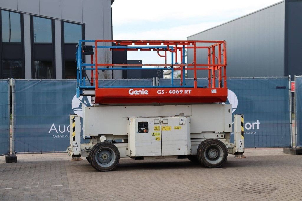 Teleskoparbeitsbühne Türe ait Genie GS-4069 RT, Gebrauchtmaschine içinde Antwerpen (resim 1)