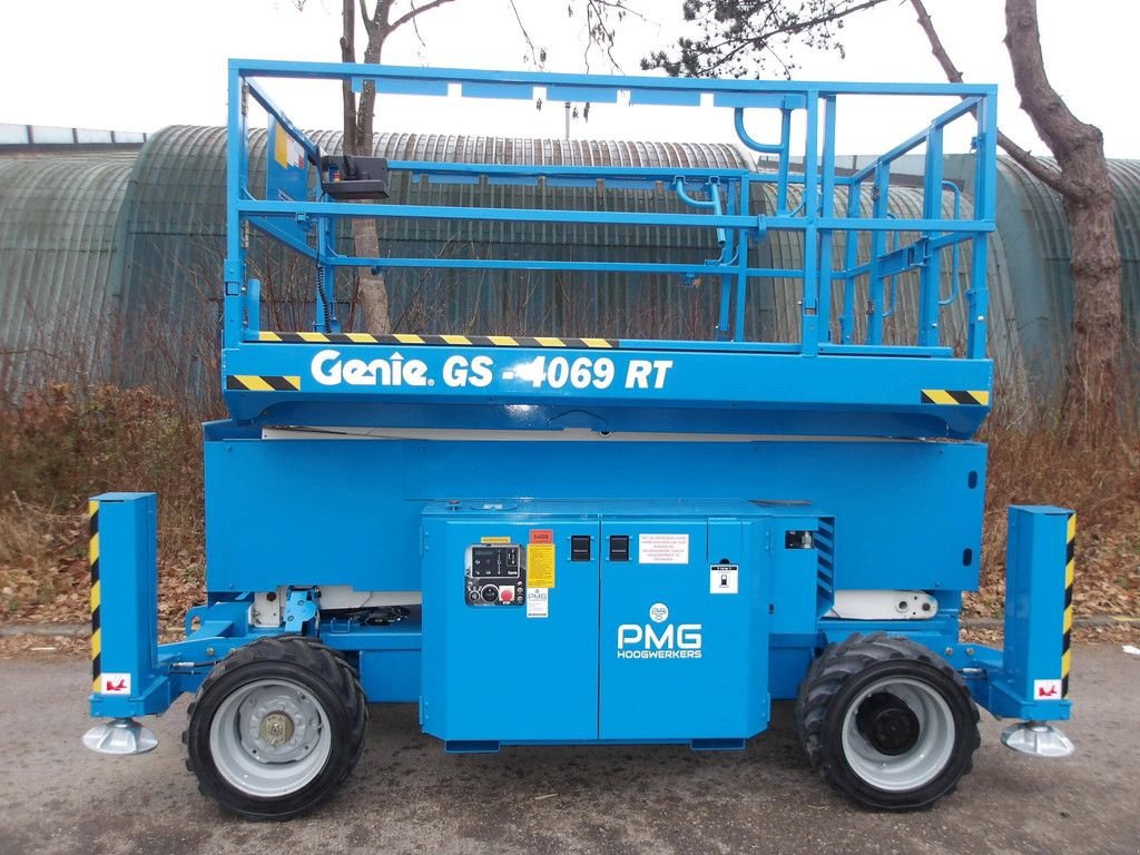 Teleskoparbeitsbühne Türe ait Genie GS-4069RT, Gebrauchtmaschine içinde Antwerpen (resim 1)