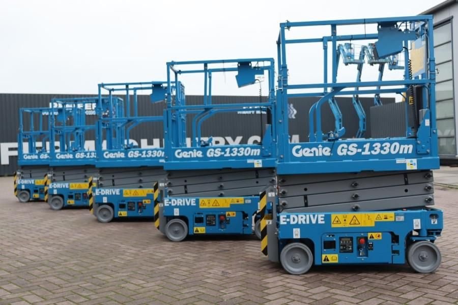 Teleskoparbeitsbühne of the type Genie GS1330M ALL-ELECTRIC DC DRIVE, 5.9M WORKING HEIGHT, Gebrauchtmaschine in Groenlo (Picture 11)