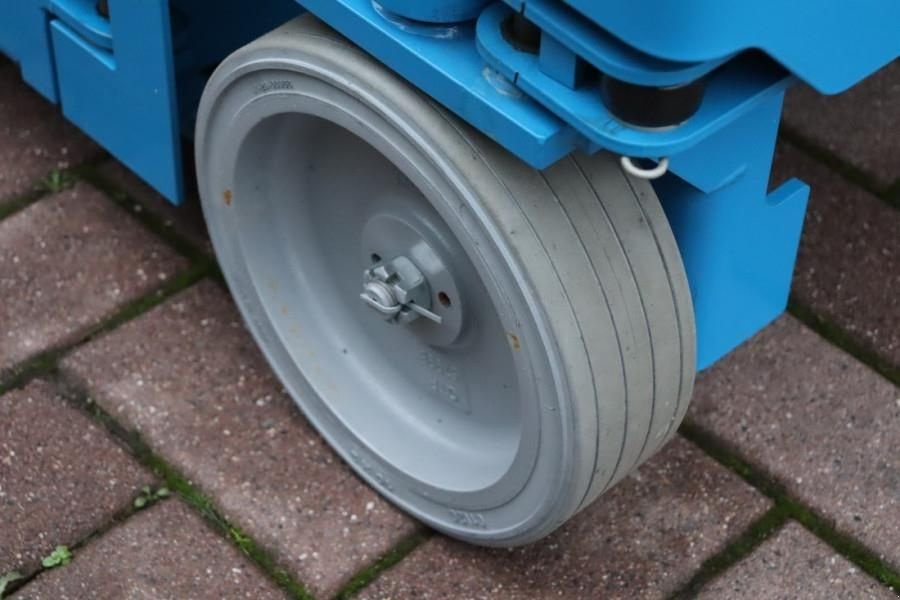 Teleskoparbeitsbühne tip Genie GS1330M Valid inspection, *Guarantee! All-Electric, Gebrauchtmaschine in Groenlo (Poză 9)