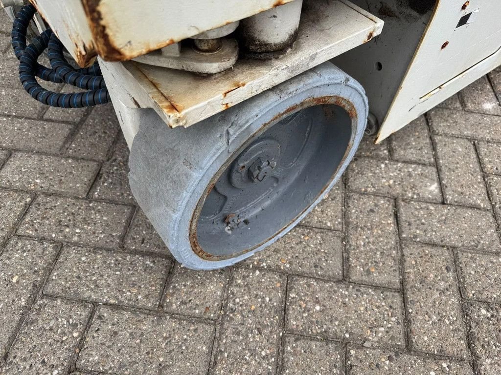 Teleskoparbeitsbühne типа Genie GS2632 Hoogwerker Schaarhoogwerker, Gebrauchtmaschine в Hedel (Фотография 4)