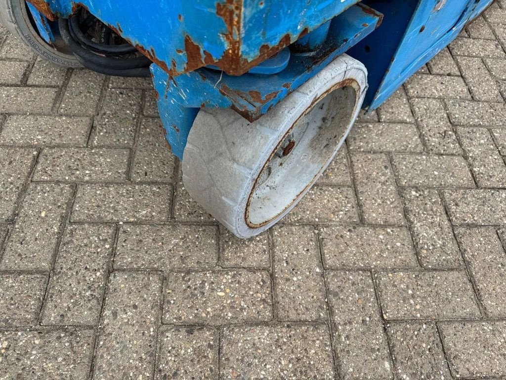 Teleskoparbeitsbühne типа Genie GS2632 Hoogwerker Schaarhoogwerker, Gebrauchtmaschine в Hedel (Фотография 4)