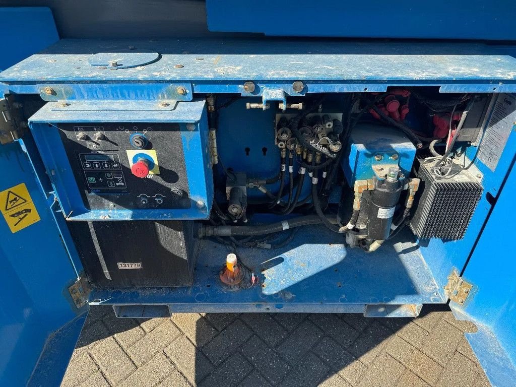 Teleskoparbeitsbühne от тип Genie GS2669DC Hoogwerker Schaarhoogwerker, Gebrauchtmaschine в Hedel (Снимка 11)