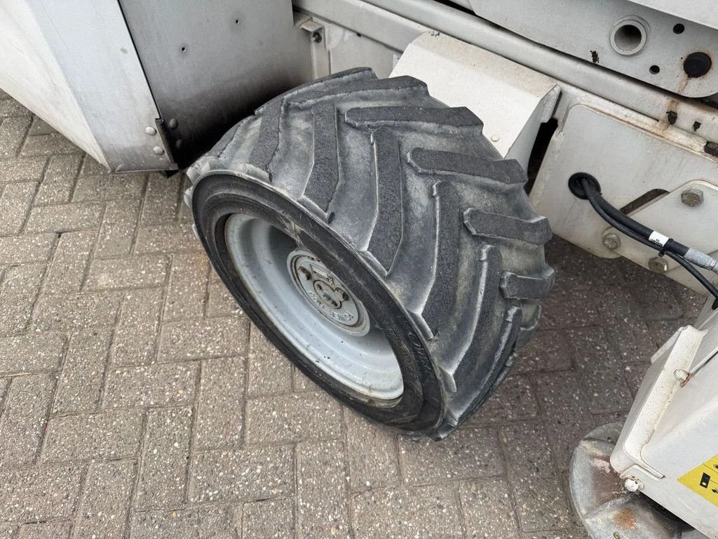 Teleskoparbeitsbühne типа Genie GS3369RT Hoogwerker Schaarhoogwerker Ruwterrein, Gebrauchtmaschine в Hedel (Фотография 5)