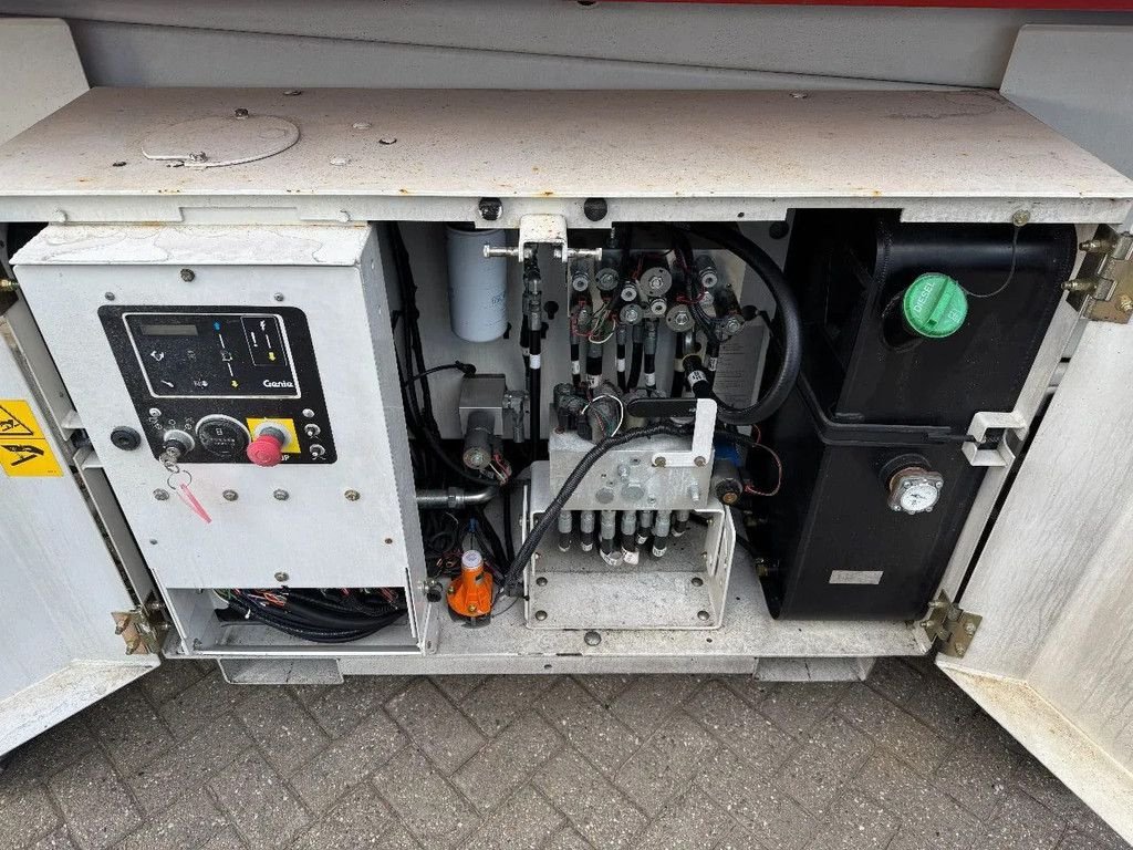 Teleskoparbeitsbühne типа Genie GS3369RT Hoogwerker Schaarhoogwerker Ruwterrein, Gebrauchtmaschine в Hedel (Фотография 11)