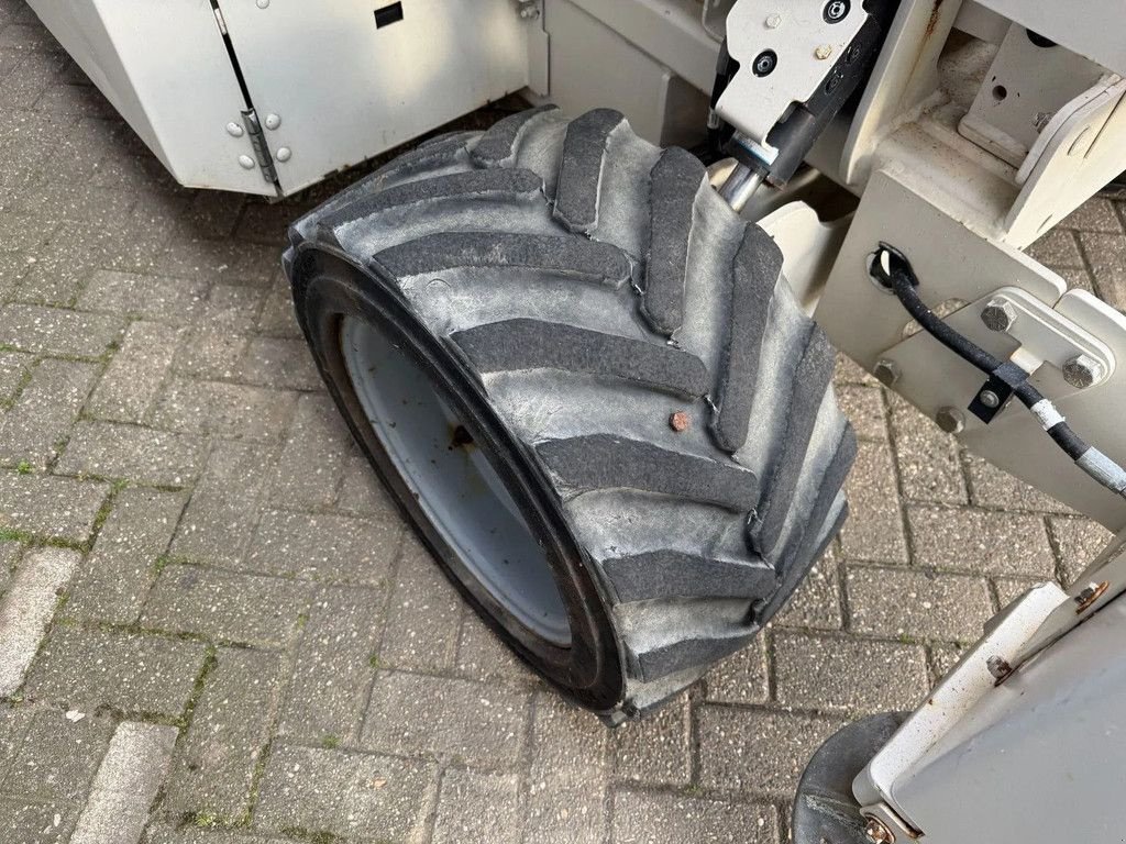 Teleskoparbeitsbühne типа Genie GS3369RT Hoogwerker Schaarhoogwerker Ruwterrein, Gebrauchtmaschine в Hedel (Фотография 8)