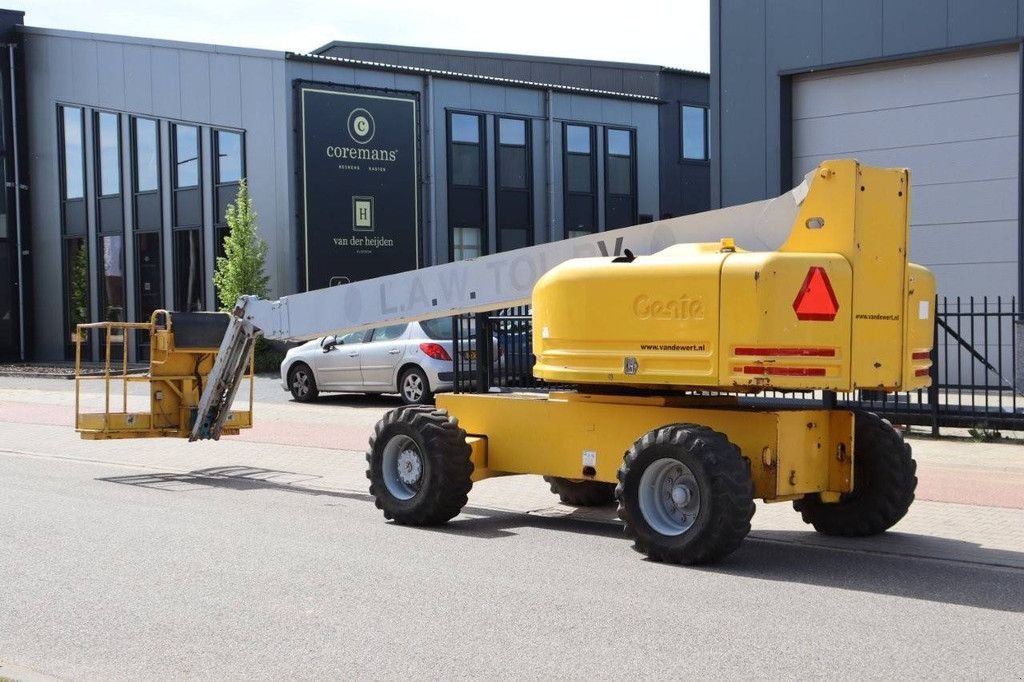 Teleskoparbeitsbühne des Typs Genie S-65, Gebrauchtmaschine in Antwerpen (Bild 3)