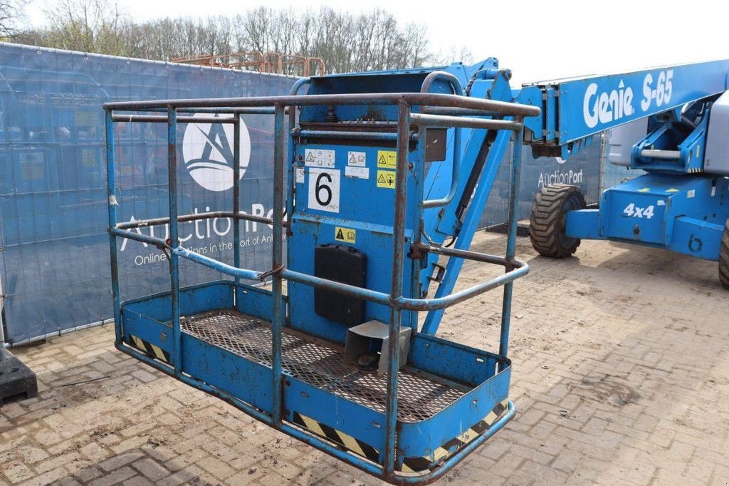 Teleskoparbeitsbühne del tipo Genie S-65, Gebrauchtmaschine In Antwerpen (Immagine 8)